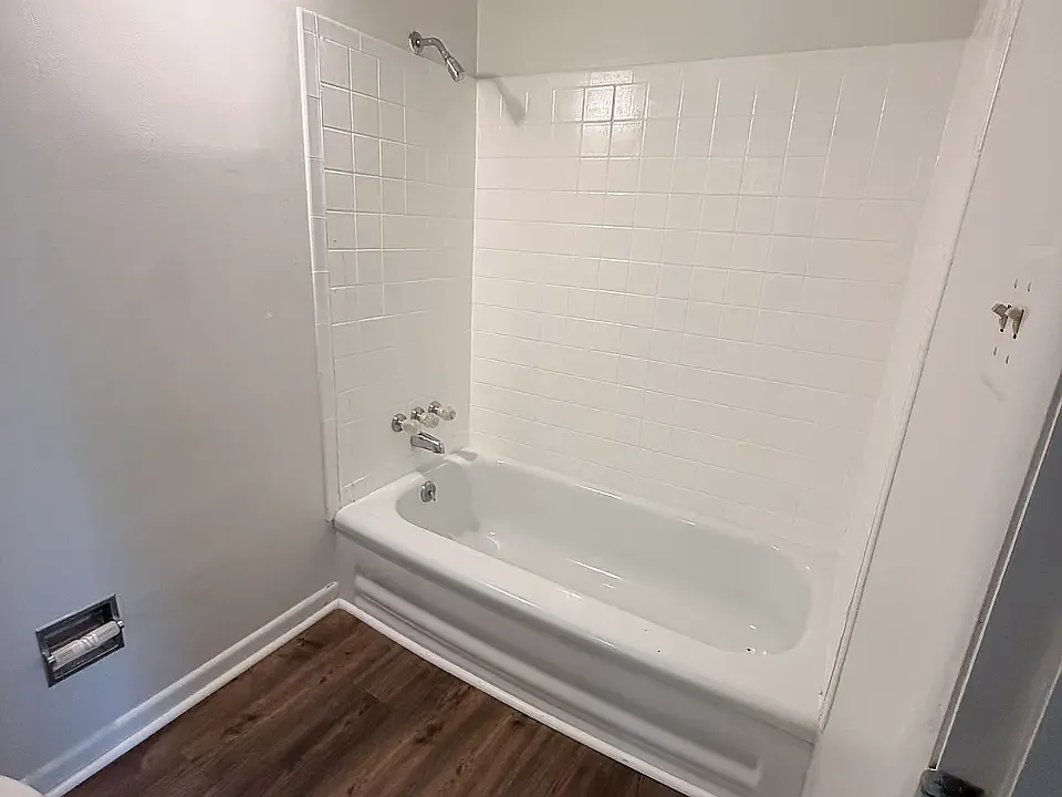 4 bed, 1600 sqft, $2,000 — Photo 4