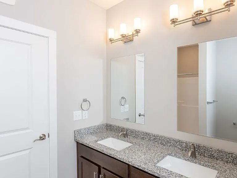 Preston Valley Apartments — Photo 28
