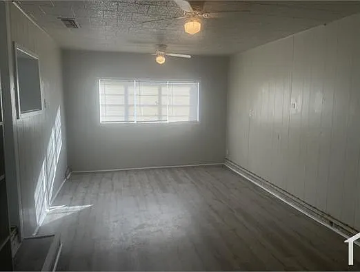 504 81st St — Photo 3