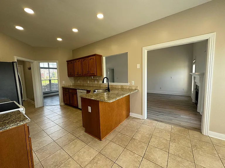 806 Muscogee Way — Photo 8