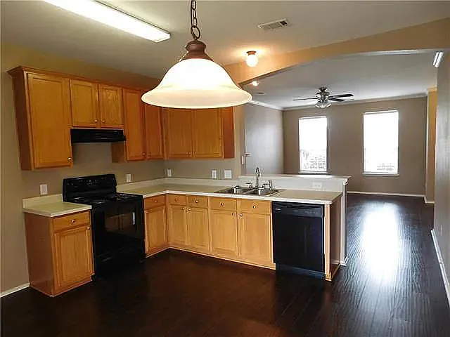 333 Turquoise Dr — Photo 2