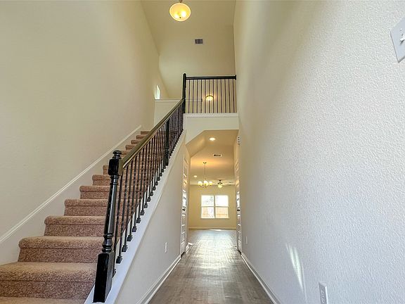 The Robin II- Entry Foyer.