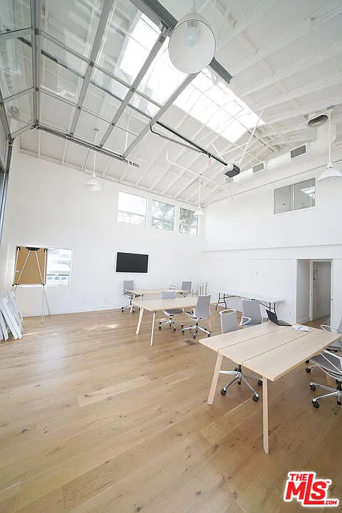 Studio, 1.5 bath, 1900 sqft, $14,500 — Photo 2
