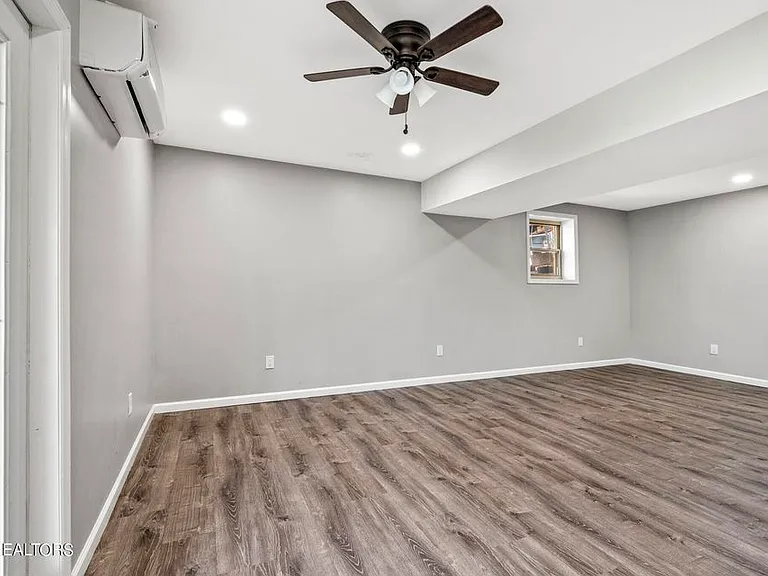 225 Penn Dr #B — Photo 10