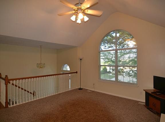 5th image of 806 Brome Dr