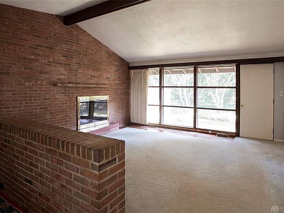 3rd image of 1420 Meadow Ln