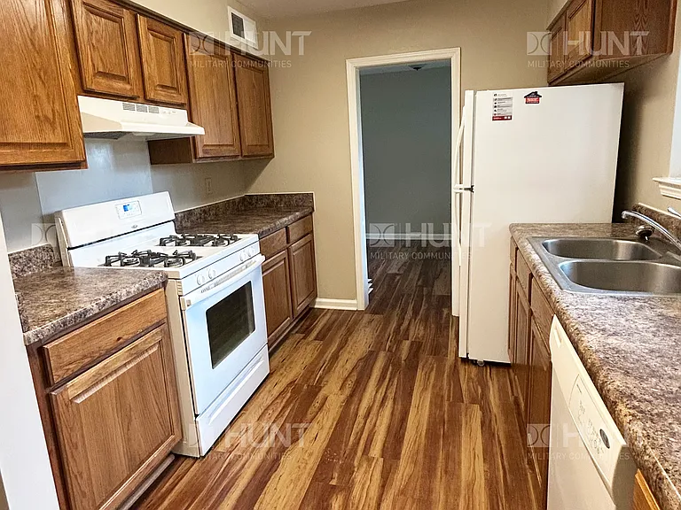 6086 Polaris Dr — Photo 3