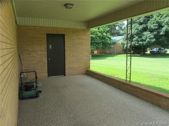 4th image of 3011 Ramseur St