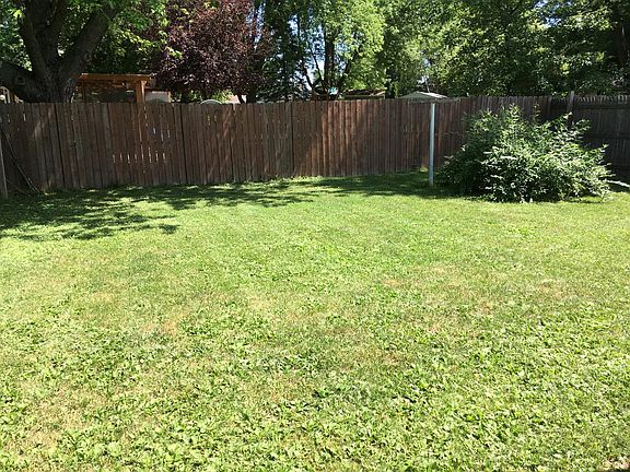 2nd image of 2730 Bond Pl #2730