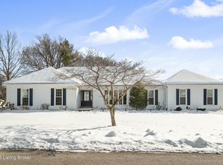 9104 Denington Dr, Hurstbourne, KY 40222