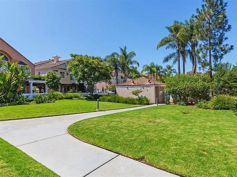 1367 Serena Cir — Photo 14