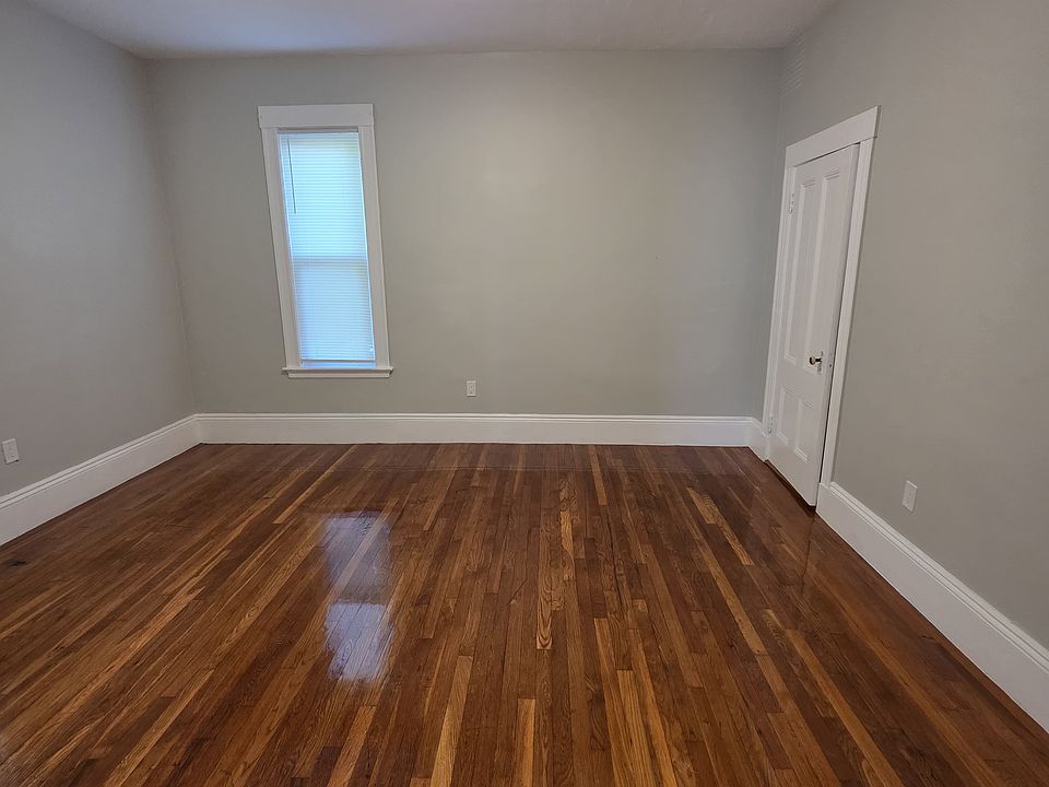 1st image of 15 Tremlett St Unit 1