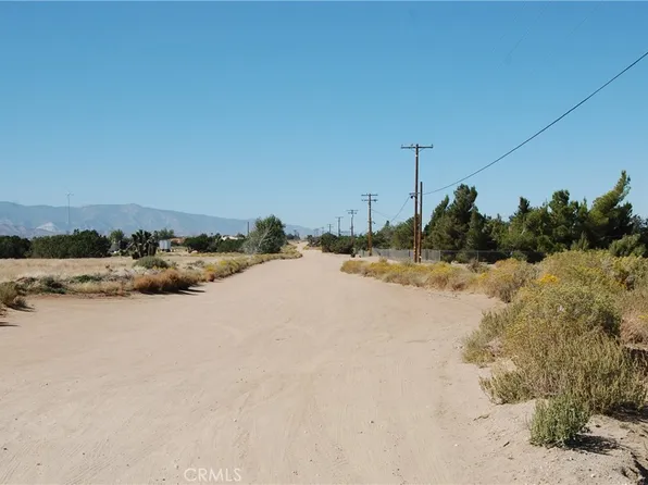 1 Arrowhead Rd, Phelan, CA 92371