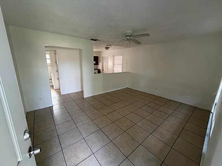 2300 W Cannon Ter NW #B — Photo 7