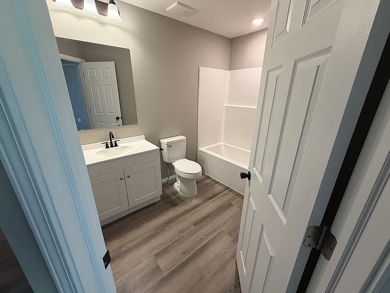 1639 W Belmont St #B — Photo 16