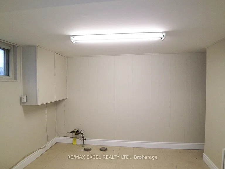 1284 Pharmacy Ave #BASEMENT — Photo 6