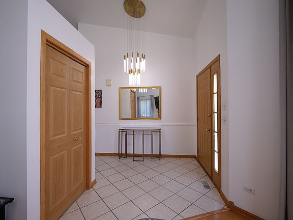 3rd image of 6706 Pond View Dr