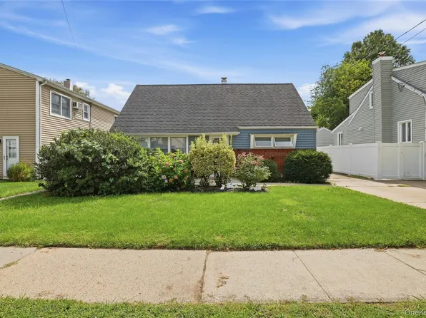 22 Fulton Avenue, New Hyde Park, NY 11040