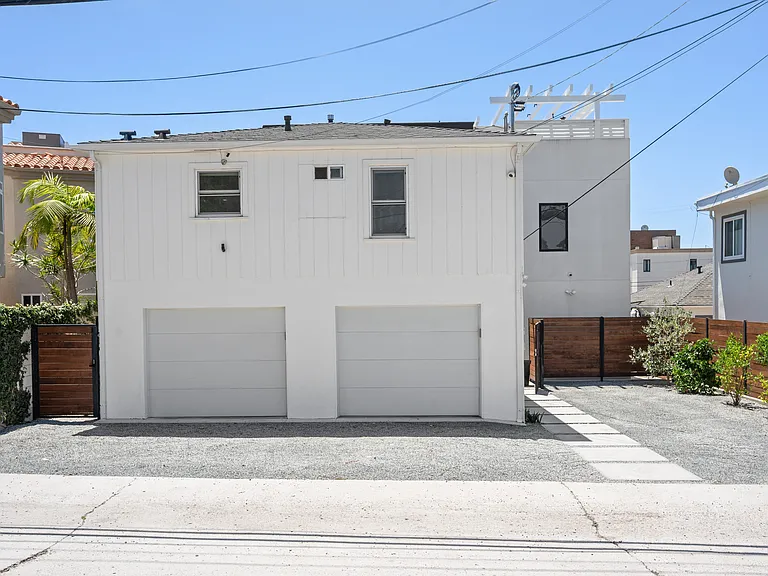 3717 Riviera Dr — Photo 26
