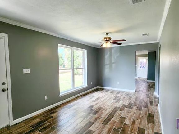 3rd image of 32652 Cynthia Dr