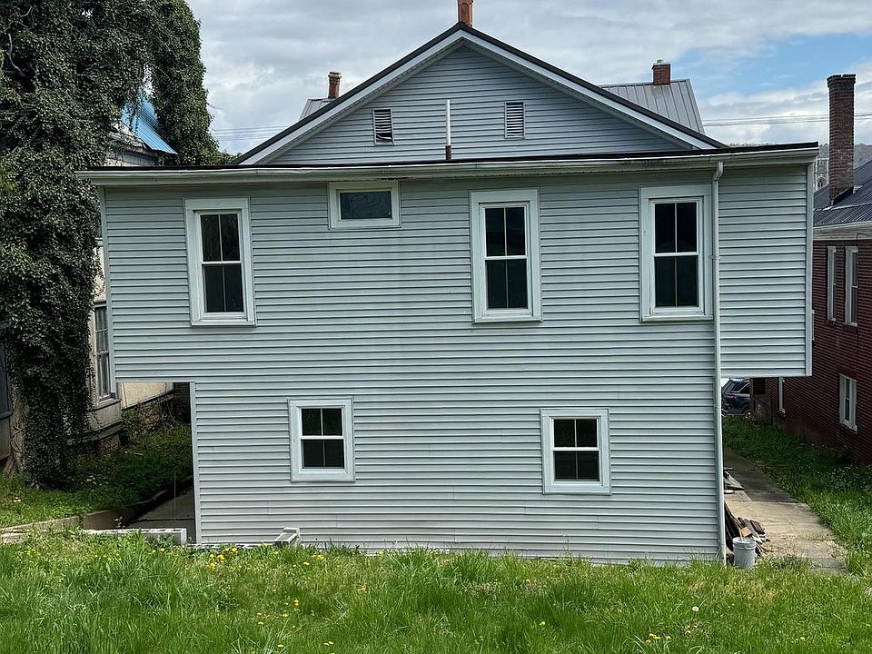 2nd image of 219 Valley St