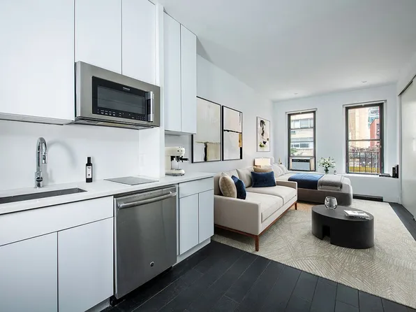 237 E 54th St APT 2B, Manhattan, NY 10022