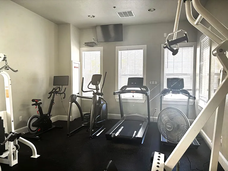 de Tolosa Ranch Apartments — Photo 11