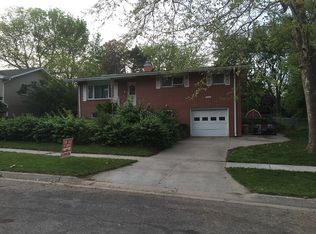 2910 Mark Ave, Lincoln, NE 68502