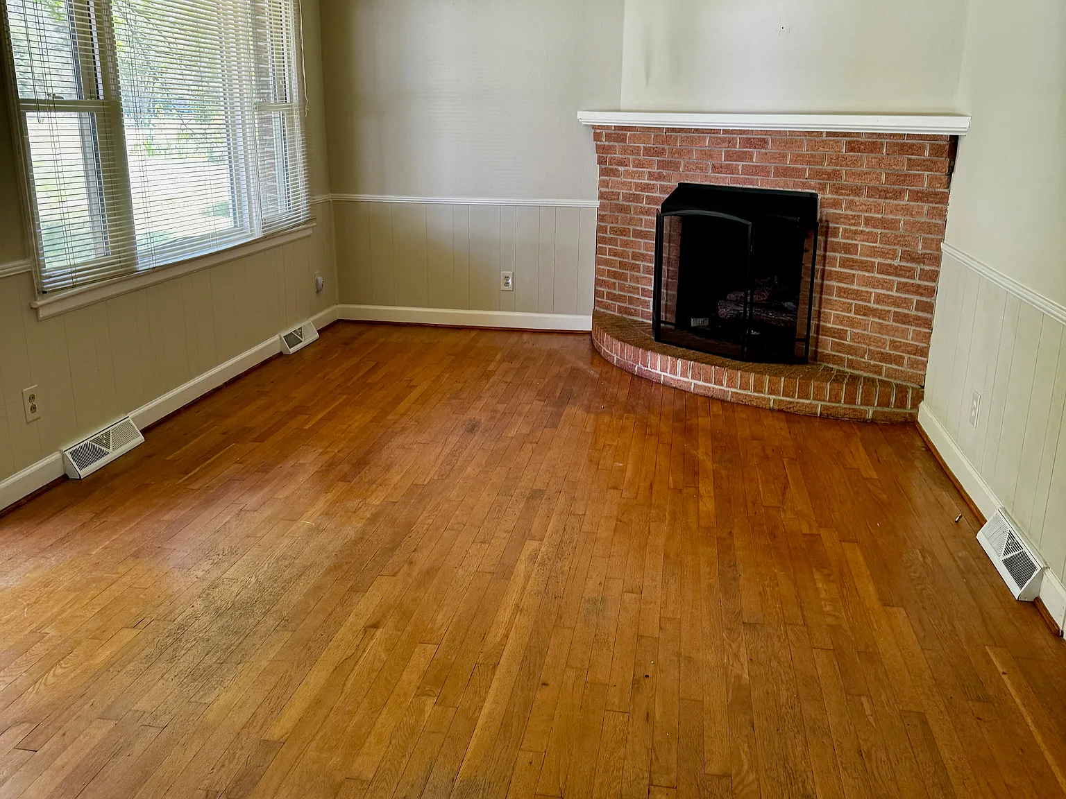 3 bed, 1400 sqft, $1,650 — Photo 3