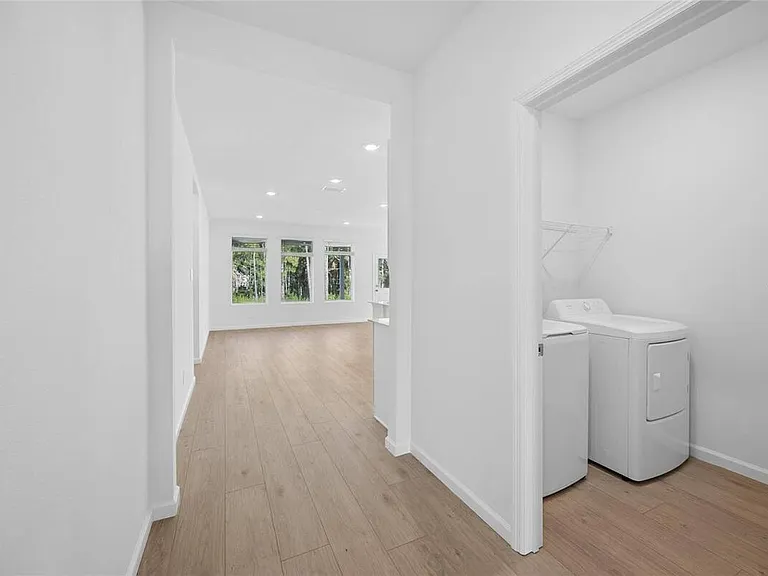 5087 Loggia Ln — Photo 5