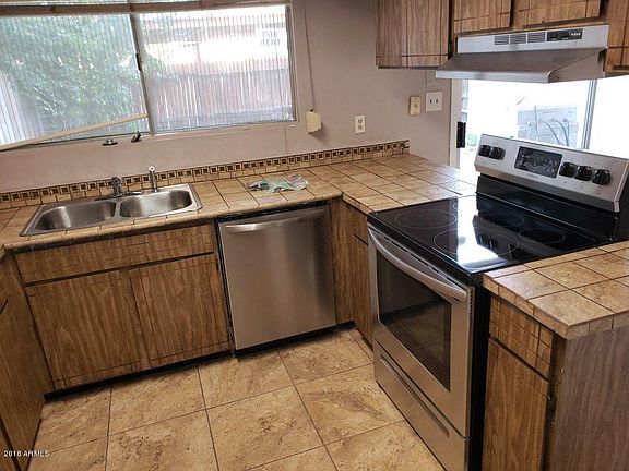 2nd image of 3127 W Loma Ln