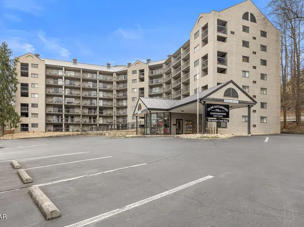 306 Baskins Creek Rd #2A, Gatlinburg, TN 37738