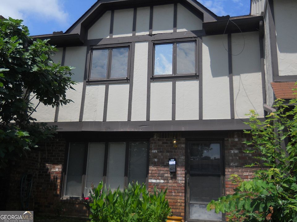 2nd image of 1803 Ashborough Way SE APT H