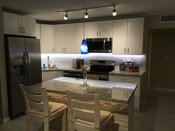 5th image of 228 Hibiscus Ave APT 228