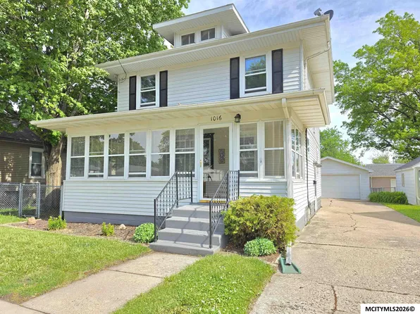 1016 E State St, Mason City, IA 50401