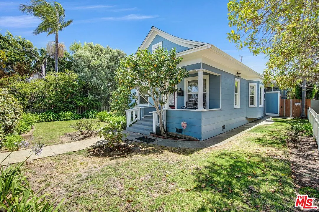 4 bed, 3.0 bath, 2391 sqft, $11,995 — Photo 4