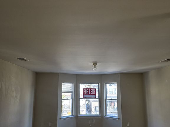 3rd image of 15 Longworth St Floor 2