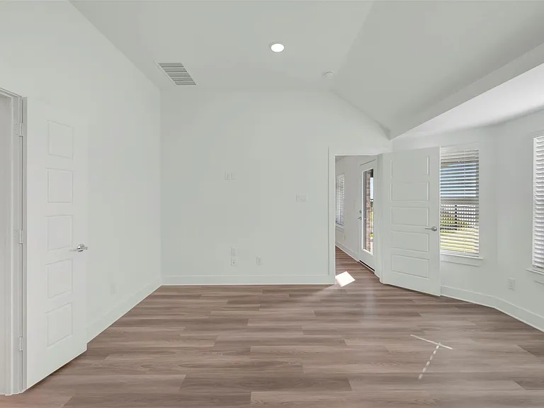 14001 Baikal Manor Dr — Photo 4