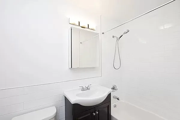 Rented by Compass | media 24