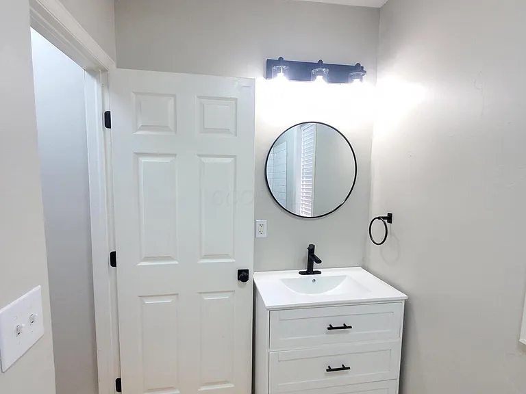 33 S Cypress Ave — Photo 16