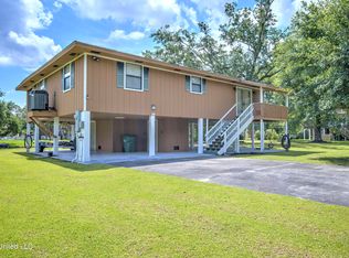 39 Harrison Rd, Bay Saint Louis, MS 39520