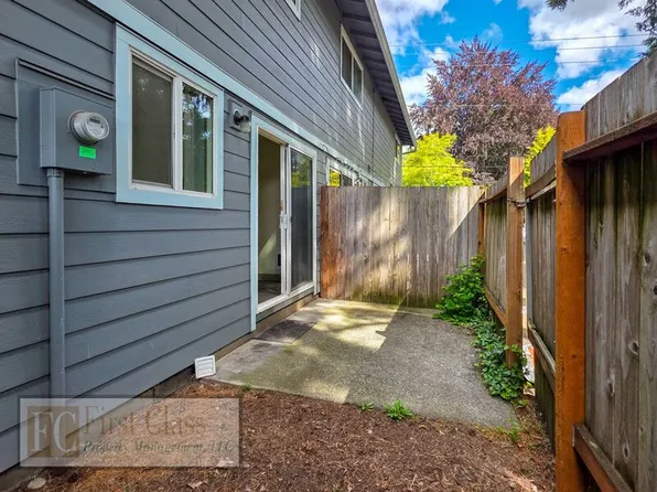1673 Dollar St, West Linn, OR 97068