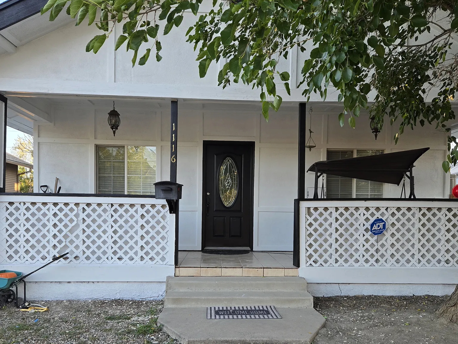 3 bed, 1380 sqft, $1,550 — Photo 1