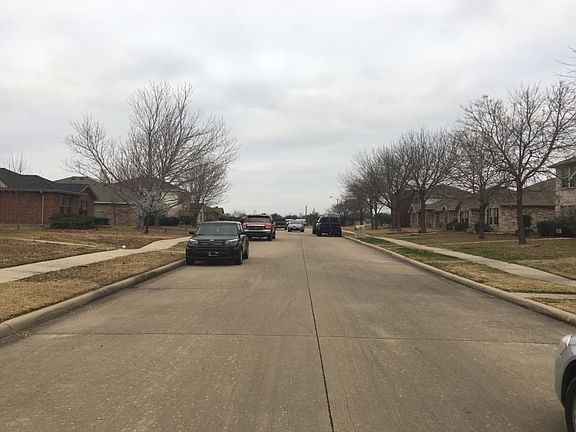 5th image of 2713 Deerborn St