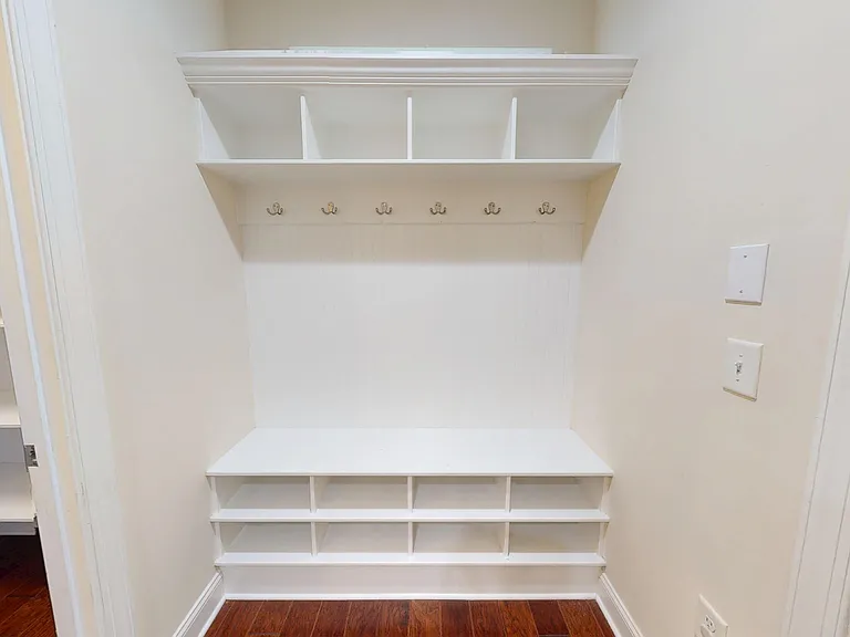 248 Begen St — Photo 18