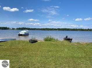 609 Shadywood St, Elk Rapids, MI 49629