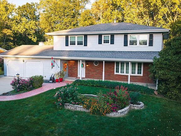 2nd image of 124 Twin Oaks Dr