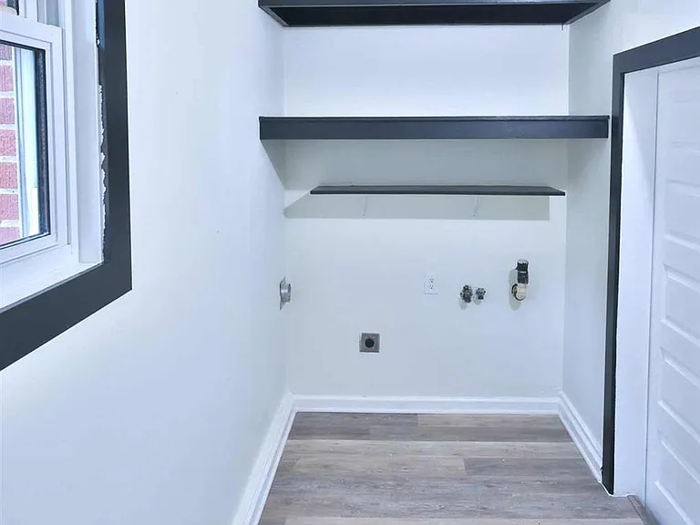 3795 Summer Dr — Photo 56