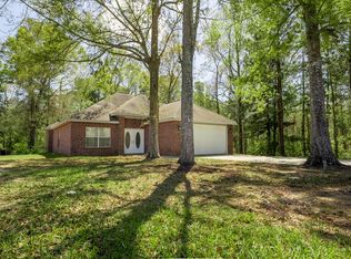 27 Maroon Dr, Picayune, MS 39466
