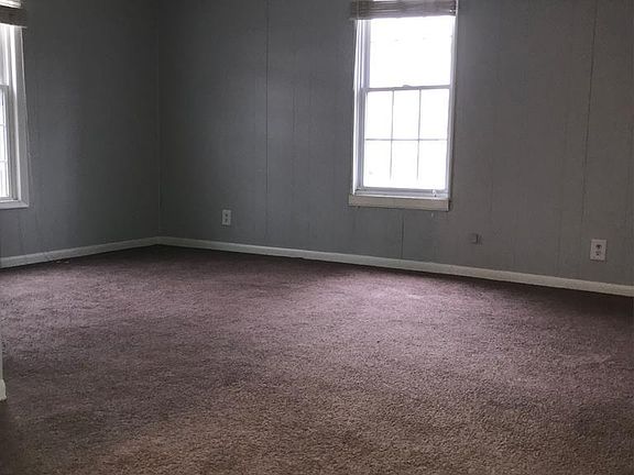 4th image of 459 N Town St